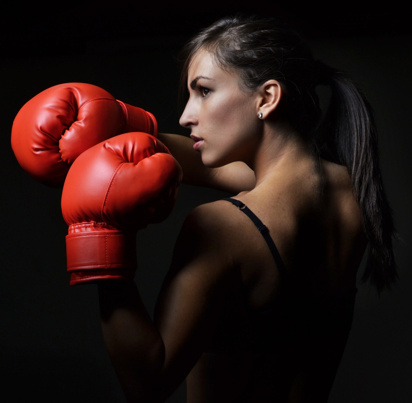 boxing-woman-defensive-pose